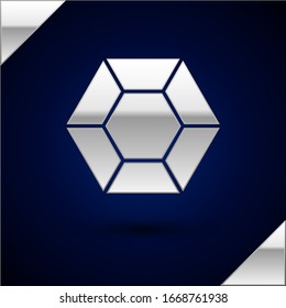 Icono de piedra mágica plateada aislado en fondo azul oscuro. Cristal de fantasía. Gema de joyas para el juego. Ilustración vectorial