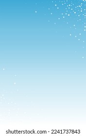 Fondo azul del vector de nieve plateado. Tarjeta Sky Grey Snowflake. Cartel de Navidad de Snowfall.
