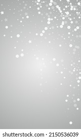 Fondo gris del vector de nieve plateado. Nuevo telón de fondo de nieve. Pancarta del cielo gris. mágico Snowflake Transparente.