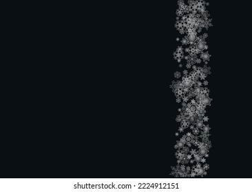 Silber-Schneeflocken-Rahmen auf schwarzem Hintergrund. Horizontal glänzende Weihnachts- und Neujahrsrahmen für Geschenkgutscheine, Anzeigen, Banner, Flyer. Fallender Schnee mit glänzenden Silberschneeflocken für Partyeinladung