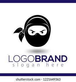 Simple black serious ninja head logo. ninja logo template