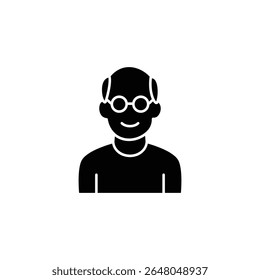 Un simple icono de silueta negra de un anciano sonriente con gafas.
