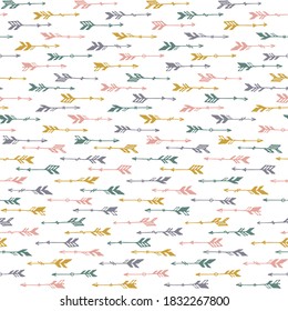 Einfache boho-Pfeile grafisches nahtloses Muster. Ethnische Apache-Konstruktion. Stammesmotiv indianisches Motiv. Handgezeichnete Pfeilgrafik. Kinderzimmer Tapete Muster. Jagdsymbole.