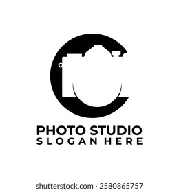 Simple Circle Camera logo. Vintage camera photography logo icon vector template