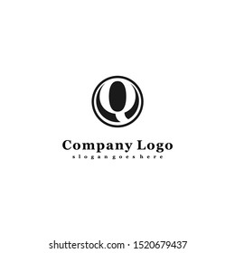 simple classic black circle Q logotype isolated on white background design concept