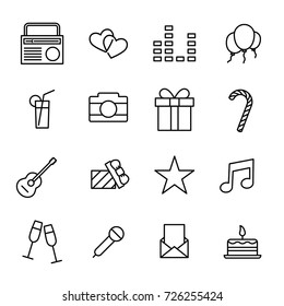 Simple collection of holiday related line icons. Thin line vector set of signs for infographic, logo, app development and website design. Premium symbols isolated on a white background.