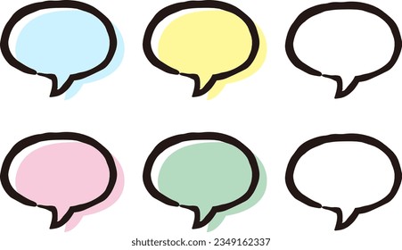 Simple and cute hand drawn speech bubble set