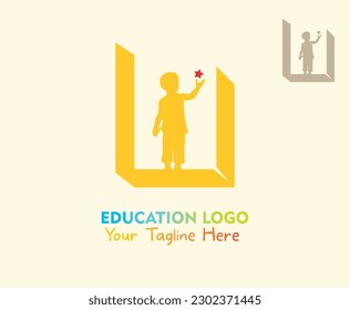 Niño Sencillo Elegante Con Logotipo Star