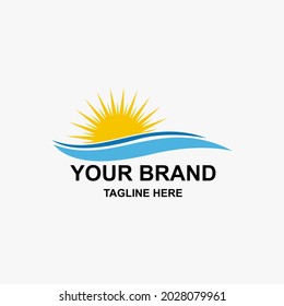 logotipo sencillo de ilustración plana, puesta de sol y puesta de sol y olas en una hermosa playa