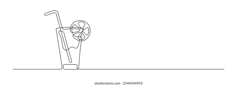 Dibujo de línea simple de un cóctel de capirinha con una rebanada de paja y limón