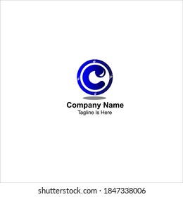 Logo simple con letra C y fondo blanco