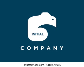 simple and memorable logo design sea photograper.