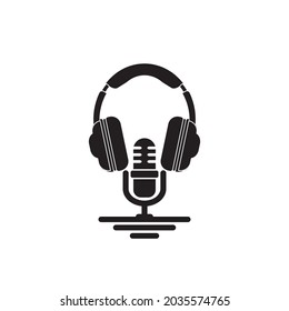 micrófono sencillo e icono de auriculares para el diseño del logotipo de grabación de podcast de radio