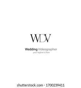 un sencillo y moderno logo de la videocinta de boda
