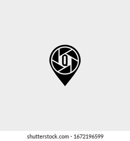 un sencillo pin moderno con captura y letra del logotipo Q en el interior. diseño creativo de la carta del logo.