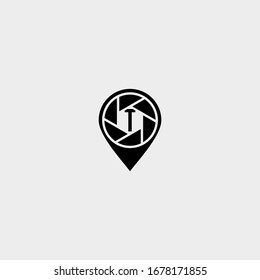 un pasador moderno sencillo con la letra del logotipo T y captura en el interior. diseño creativo de la carta del logo.