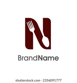 Diseño de logotipo de ilustración simple, moderno y único, N inicial se combina con tenedor y cuchara. Logotipo recomendado para bebidas relacionadas con el negocio, restaurante, cafetería y comida.