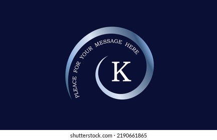 Un simple diseño de monograma en forma de espiral con la letra K en el centro y el espacio detrás del texto. Se puede usar como signo de un negocio, empresa, etc