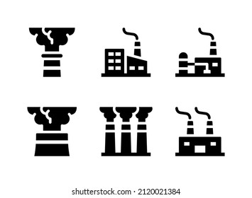 Conjunto simple de iconos sólidos vectoriales relacionados con la fábrica. Contiene iconos como contaminación del aire, construcción industrial y más.