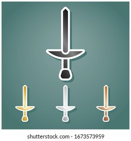 Einfaches Schwertzeichen. Satz von metallischen Symbolen mit grauem, goldenem, silbernem und bronzem Farbverlauf mit weißer Kontur und Schatten auf viridfarbenem Hintergrund. Illustration.