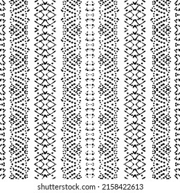 Simple Batik Tribal Wavy. Patrón de tinta nativa étnica. Patrón mexicano de color negro. Boho Batik sin inconvenientes. Vector nativo oscuro de escrúpulos. Textura de Doodle de tinta de color negro. Resumen Vector de Doodle Oscuro