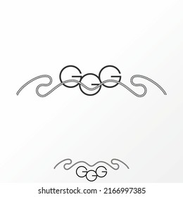 Letra simple pero muy única o palabra triple GGG con material gráfico de imagen de la imagen del icono diseño concepto abstracto material vector. Puede utilizarse como símbolo relacionado con el clásico o el inicial