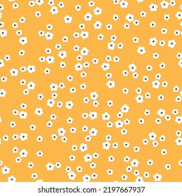 Einfaches Vintage-Muster. kleine weiße Blumen. gelber Hintergrund. Modedruck für Textilien und Tapeten.