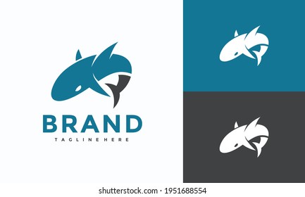 the simple wild shark logo	