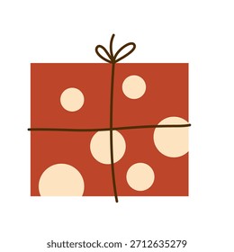Caja de regalo envuelta simple con la cinta roja de los puntos blancos