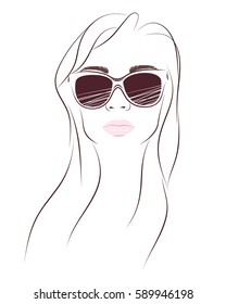 Simply fashion portrait of woman in sunglasses