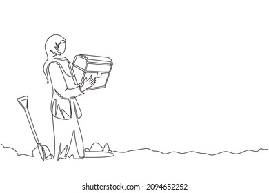 Single continuous line drawing Arab woman hunter seeker hold chest find treasure in ground. Excited businesswoman with gem artefact. Treasure gold hunting. Dynamic one line draw graphic design vector