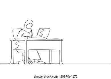 Una sola línea contínua dibujando a mujeres árabes en el cargo. Mujer trabajando, escribiendo y enviando mensajes. Trabajo, tabla, computadora. Concepto de lugar de trabajo y comunicación. vector de diseño gráfico de tracción de línea