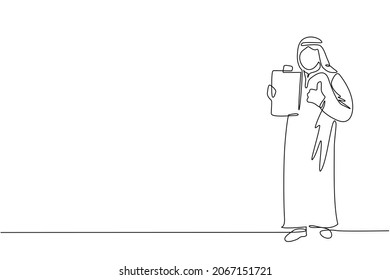 Single continuous line drawing Arabian businessman wearing traditional clothes holding clipboard and making or showing thumbs up gesture. Person keeping file pad in hand. One line draw design vector