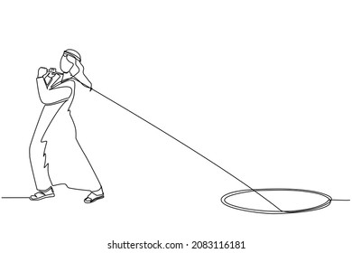 Una sola línea contínua dibujando a un empresario árabe tratando de sacar cuerda para arrastrar algo de un agujero, una metáfora a enfrentar un gran problema. Luchas de negocios. Ilustración vectorial de diseño gráfico de una línea