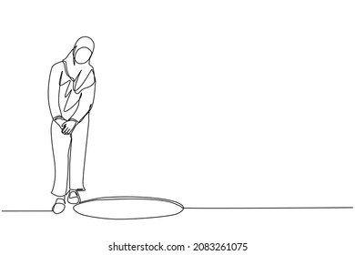 Single continuous line drawing Arabian businesswoman looking at black hole. Woman wondering and looking at hole, business concept in opportunity, exploration or challenge. One line draw design vector