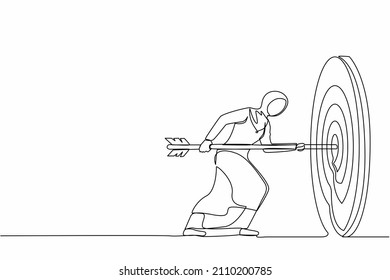 Single continuous line drawing Arabian businesswoman hold arrow in hand to target, achievement goal. Aim in business concept. Aspirational people. Mission achieved. One line draw graphic design vector