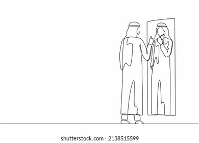 Single continuous line drawing Arabian businessman loves to look at his reflection in mirror and thumbs up pose  Man in mirror reflection  attractive  confidence  One line draw graphic design vector