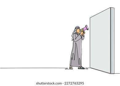 Una sola línea contínua dibujando a un empresario árabe sosteniendo un megáfono frente a la pared. El hombre grita en el megáfono. Leader anuncia ascensos profesionales. Ilustración vectorial de diseño de líneas de una línea