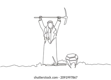 Una sola línea contínua dibujando a un hombre de negocios árabe en un agujero bailando alegremente mientras levantaba un pickaxe con ambas manos y encontraba diamante o piedra preciosa. ilustración vectorial de diseño gráfico de una línea