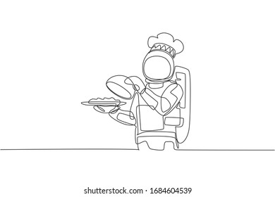 Single continuous line drawing astronaut chef serving delicious food while opening metal food cloche tray. Healthy restaurant cuisine concept. Trendy one line graphic draw design vector illustration