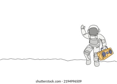 Single continuous line drawing of astronaut walking and holding retro radio with hand on moon surface. Outer space music concert concept. Trendy one line draw graphic design vector illustration