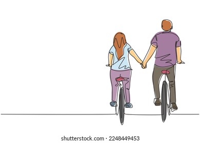 Single continuous line drawing back view of romantic cycling couple holding hands in afternoon. Togetherness of young husband and wife after wedding. One line draw graphic design vector illustration