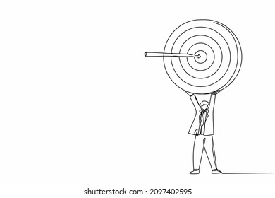 Una sola línea contínua dibujando a un hombre de negocios sosteniendo un gran objetivo con flecha. Joven empleado masculino inteligente con el objetivo de tener una idea de éxito. ilustración vectorial de diseño gráfico de una línea dinámica