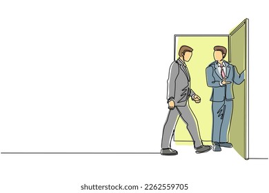 Un empresario de dibujo de línea continua en la puerta da la bienvenida a su amigo. El hombre está invitando a su amigo a entrar a su casa. El concepto de hospitalidad. ilustración vectorial de diseño gráfico de una línea