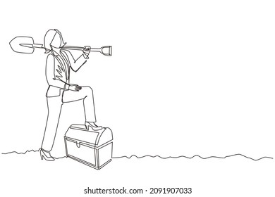 Single continuous line drawing businesswoman digging ground with shovel and finding treasure chest. Success business, achievement, and discovery concept. Dynamic one line draw graphic design vector