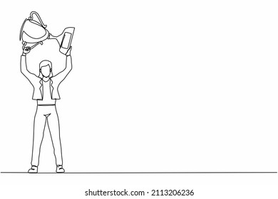 Single continuous line drawing businesswoman standing and lifting trophy. Career goal icon. Victory sign or symbol. Winner pose. Success, goal, achievement concept. One line draw graphic design vector