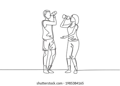 Single continuous line drawing couple of teenagers standing while enjoying a bottle of fresh water after exercise together. Healthy lifestyle. Dynamic one line draw graphic design vector illustration