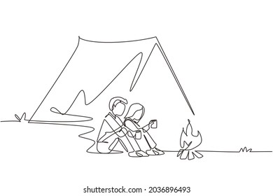 Single continuous line drawing couple sitting on ground near bonfire, active romantic date out of town, camping. Man woman drink hot tea getting warm near campfire. One line draw graphic design vector