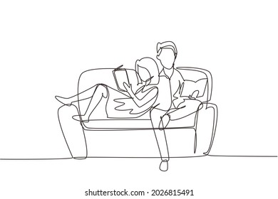 Single continuous line drawing evening rest of couple scene with man and woman on sofa. Relaxing man and woman reading book in lounge room. Dynamic one line draw graphic design vector illustration