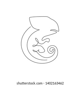 Single continuous line drawing of exotic chameleon mascot concept for reptilian zoo. Beautiful reptile animal for company logo identity. One line draw vector design graphic illustration